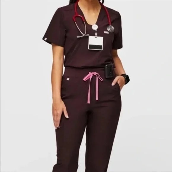 Figs Fionlite Livingston Scrub Pants in Dark Fig Size X-Small Tall Gently Used - Picture 1 of 6
